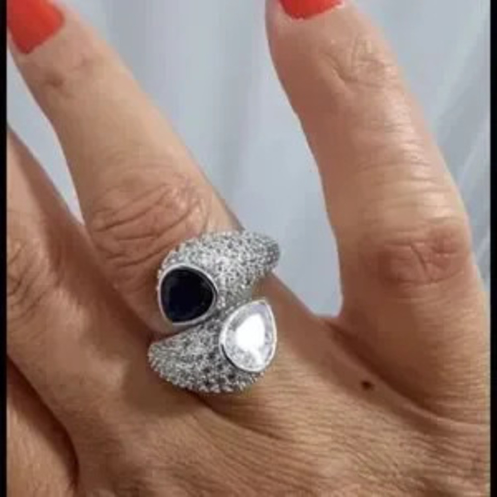 Luxury Hug Blue White Stone?Ring Size 6,7,8